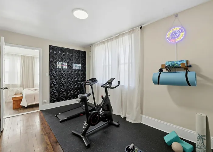 Arcade • Theater • Gym • Office • Sleeps 15 Ferienhaus Chicago
