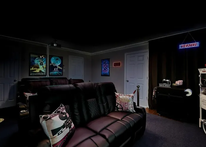 Ferienhaus Arcade • Theater • Gym • Office • Sleeps 15 Chicago