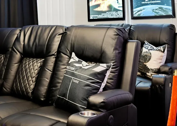 Ferienhaus Arcade • Theater • Gym • Office • Sleeps 15 Chicago
