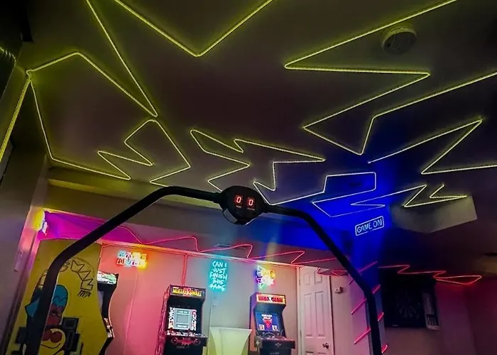 Arcade • Theater • Gym • Office • Sleeps 15