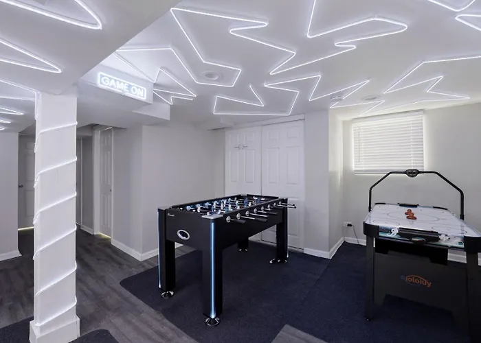 Arcade • Theater • Gym • Office • Sleeps 15 Ferienhaus *