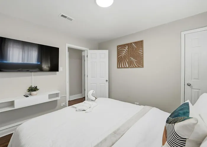 Arcade • Theater • Gym • Office • Sleeps 15
