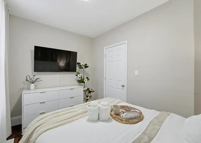 Arcade • Theater • Gym • Office • Sleeps 15 * Chicago