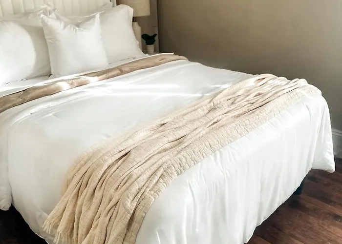 Arcade • Theater • Gym • Office • Sleeps 15 *