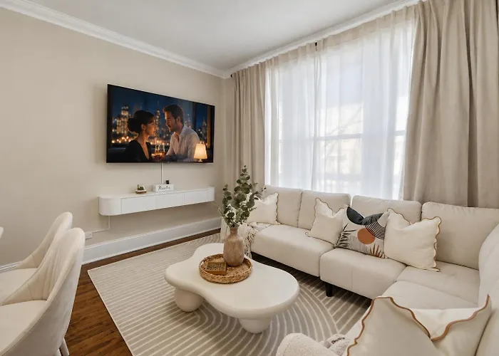 Arcade • Theater • Gym • Office • Sleeps 15 *